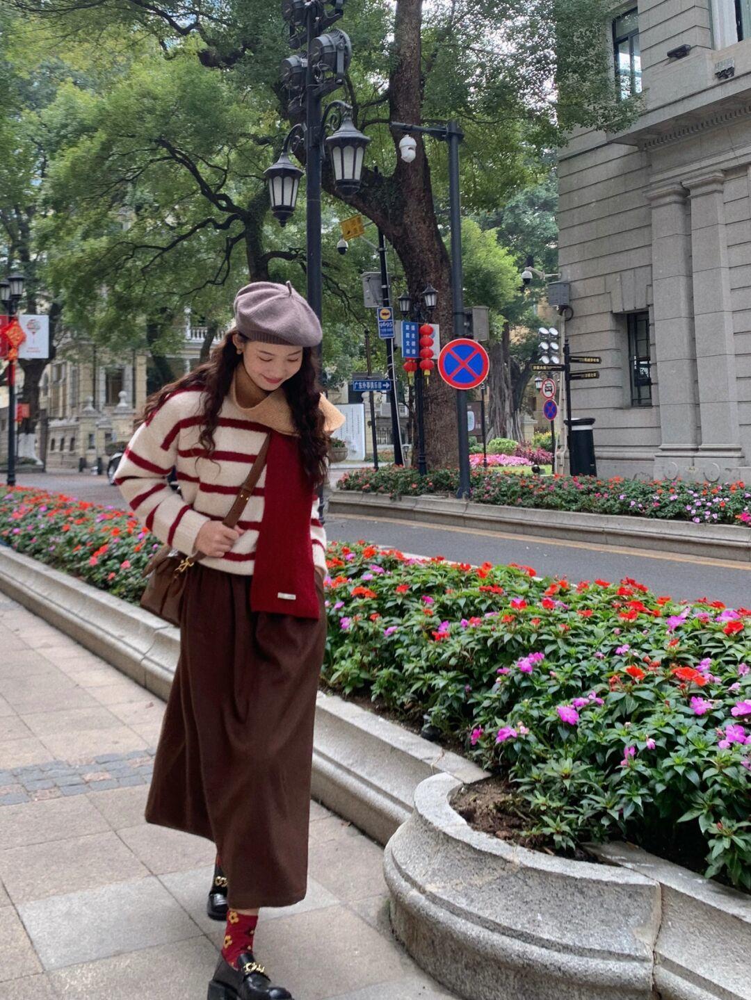 新年穿“毛衣”才洋气，单穿叠穿都好看，让你演绎不费劲的高级休闲区蓝鸢梦想 - Www.slyday.coM