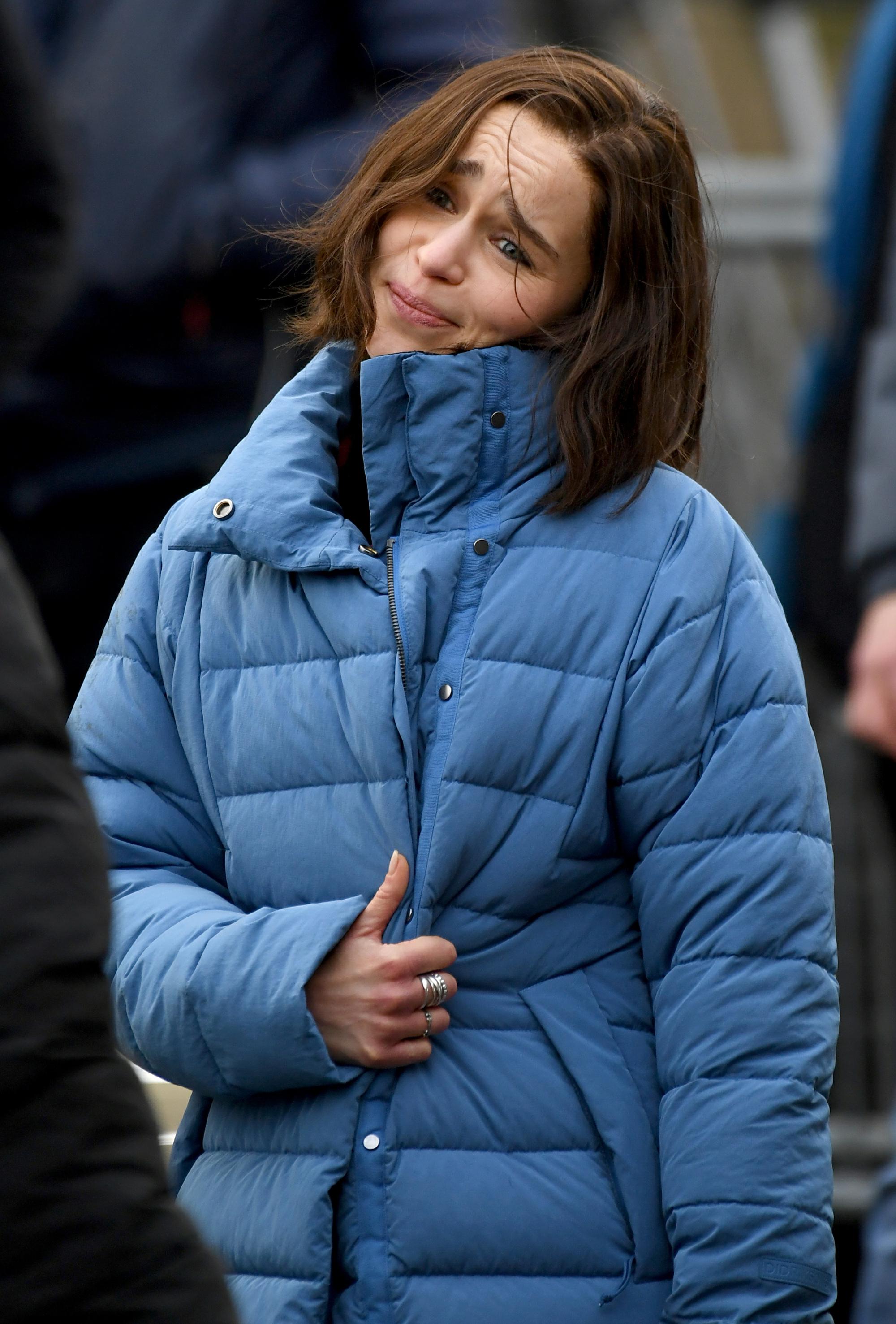 龙妈再现表情包!龙妈参演漫威新剧曝光全新片场照!