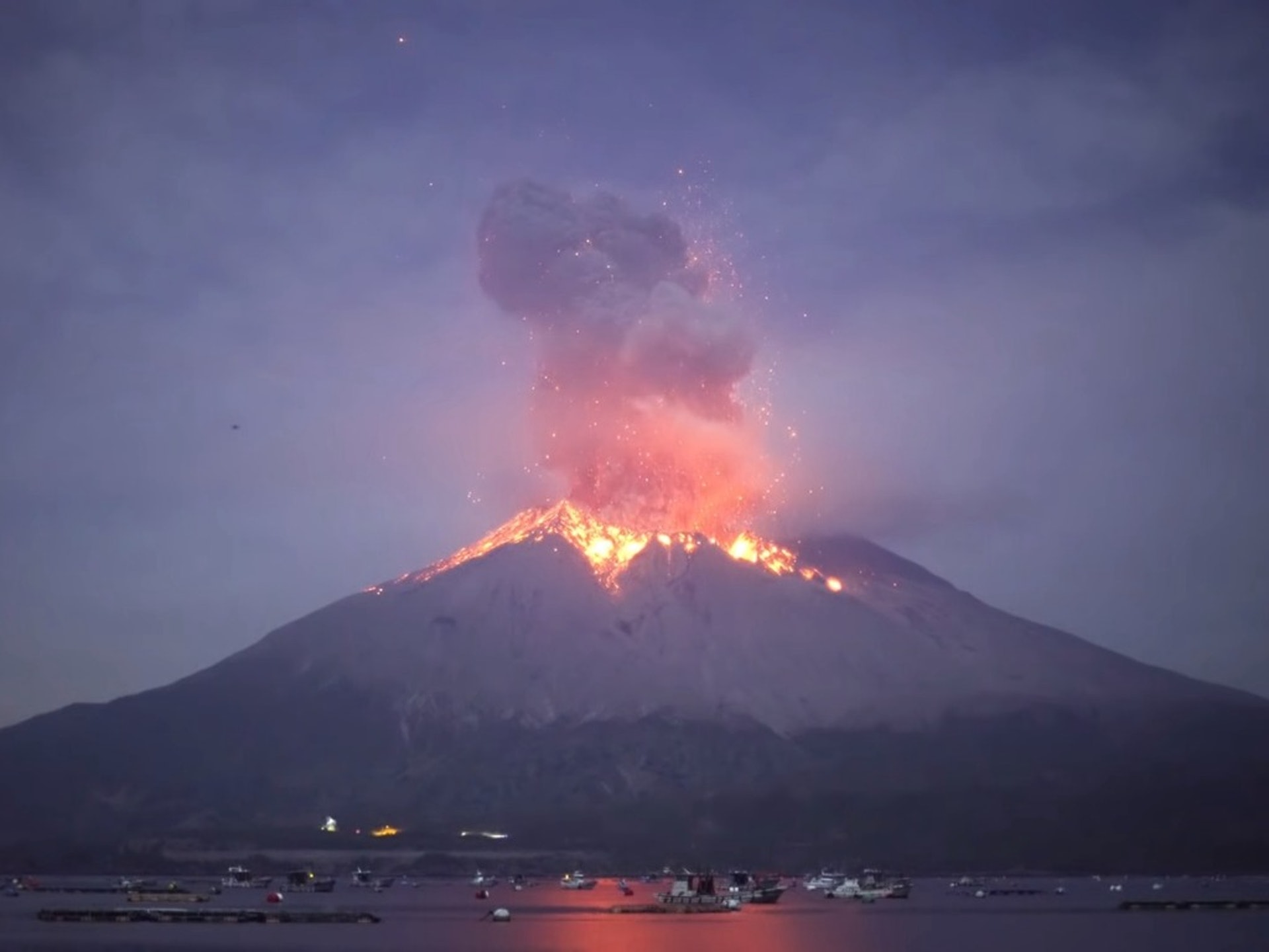 日本火山终于喷发鹿儿岛樱岛火山烟柱3400米影响有多大