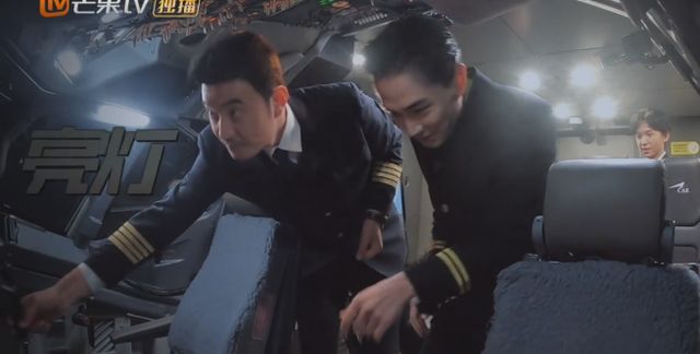 《我们的滚烫人生》戚薇拒绝接电话，李承铉专属联系方式有点甜休闲区蓝鸢梦想 - Www.slyday.coM