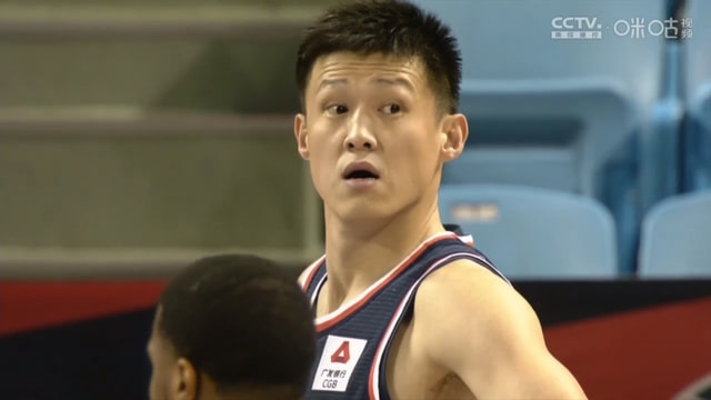 半场净输上海队20分，直到终场也没能追回，广东队真的不行了吗？休闲区蓝鸢梦想 - Www.slyday.coM