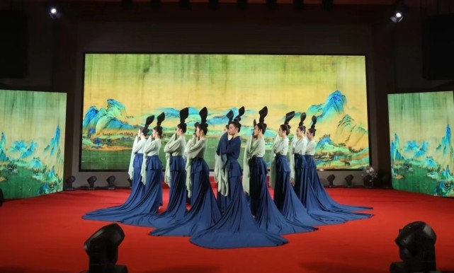 超大排场上春晚!央视请到《只此青绿》登台,彩排造型曝光要封神休闲区蓝鸢梦想 - Www.slyday.coM 超大排场上春晚!央视请到《只此青绿》登台,彩排造型曝光要封神休闲区蓝鸢梦想 - Www.slyday.coM