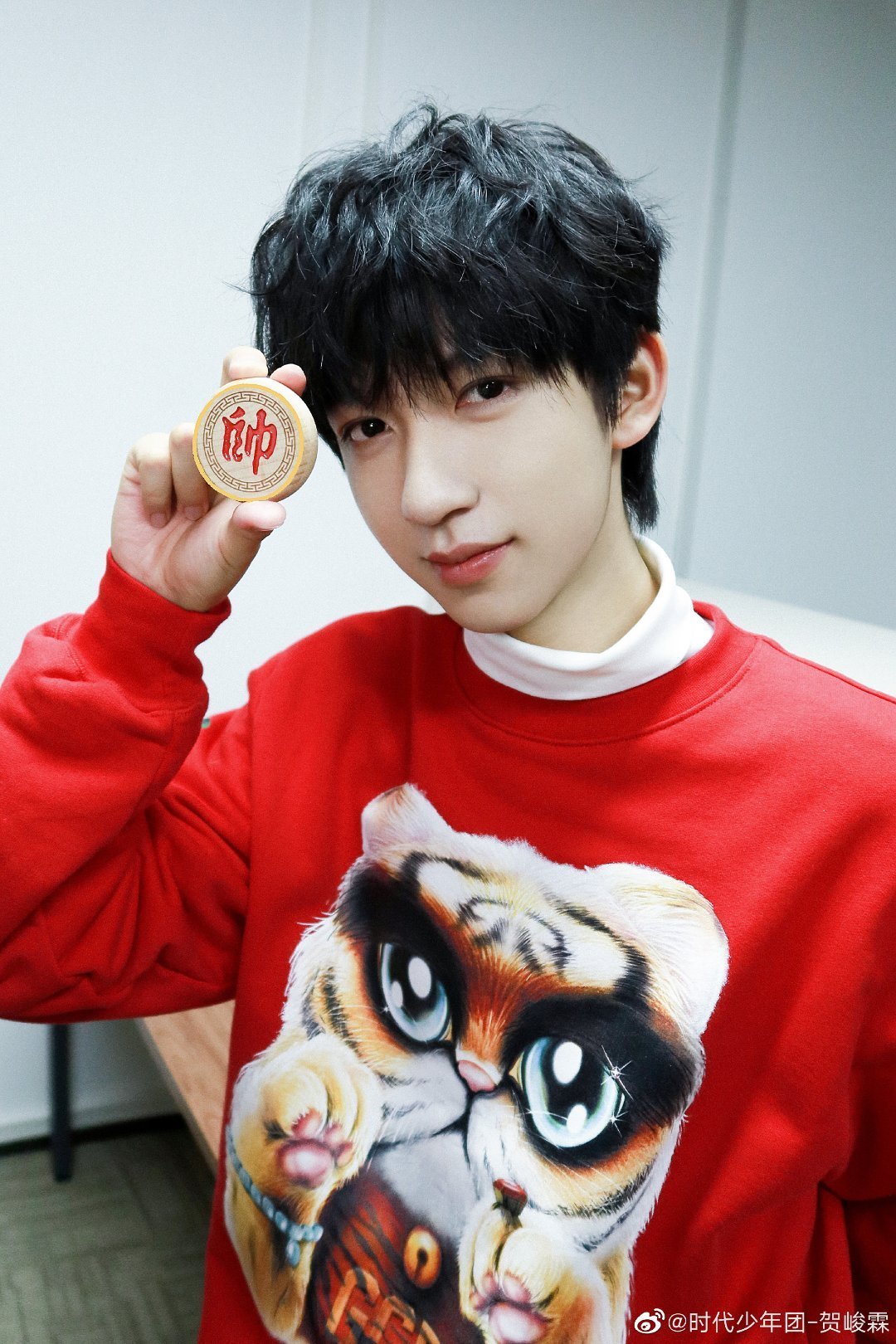 马嘉祺 丁程鑫 宋亚轩 刘耀文 张真源 严浩翔 贺峻霖穿着水墨丹青的