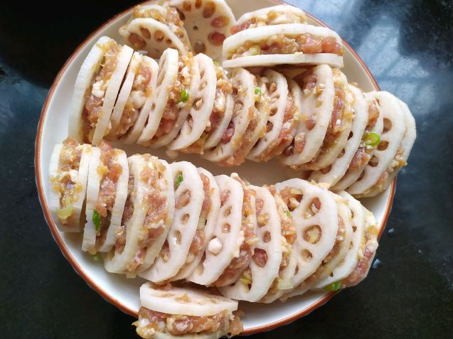 炸藕夹,调面糊别加鸡蛋!牢记“4粉1油1酒”,金黄酥脆还不油腻