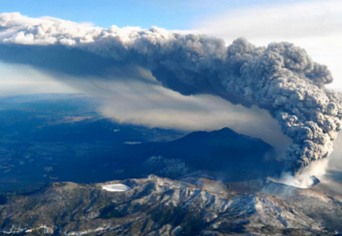 日本火山终于喷发鹿儿岛樱岛火山烟柱3400米影响有多大