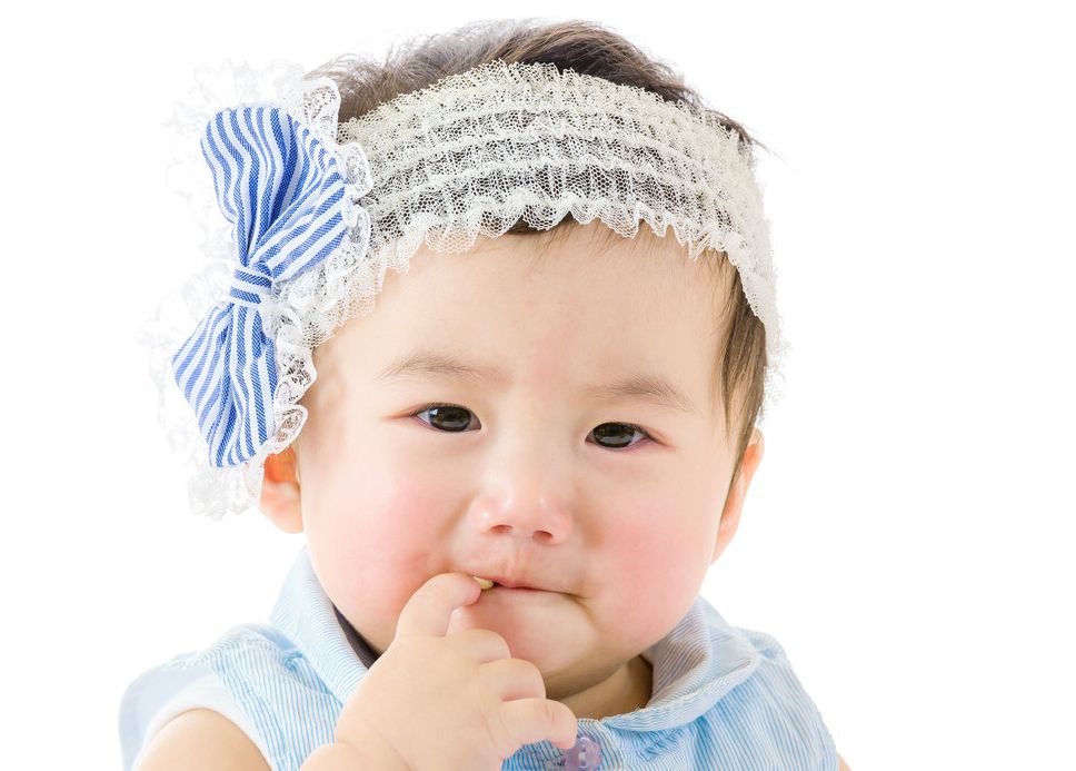 为什么婴儿喜欢吃手指?宝宝吃手该阻止吗?很多爸妈都做错了休闲区蓝鸢梦想 - Www.slyday.coM 为什么婴儿喜欢吃手指?宝宝吃手该阻止吗?很多爸妈都做错了休闲区蓝鸢梦想 - Www.slyday.coM