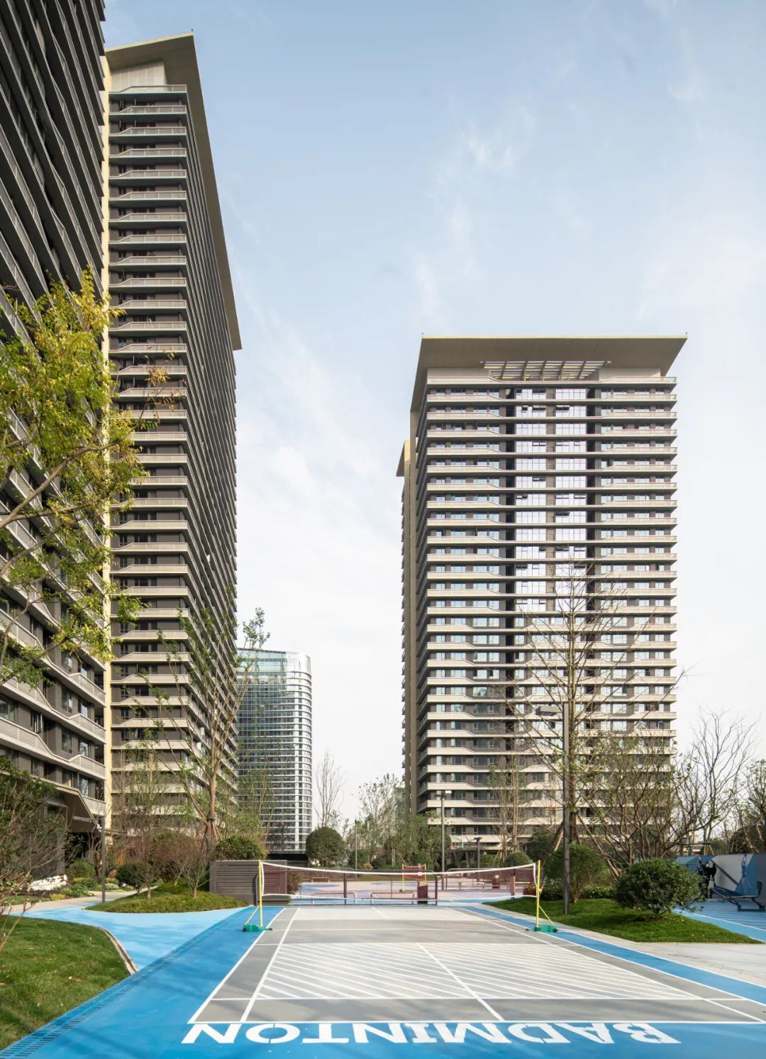 建发·第五大道,总体量近50万方,汇集高端住宅,经营公寓,特色商业街