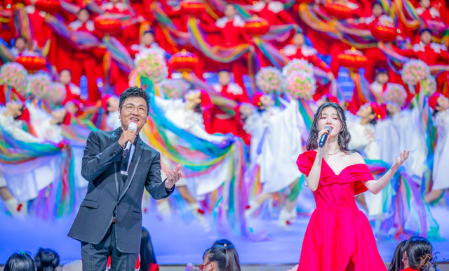 12台春晚前瞻：周涛坐镇山东，唐嫣跨界主持，AB黄晓明分上两台休闲区蓝鸢梦想 - Www.slyday.coM