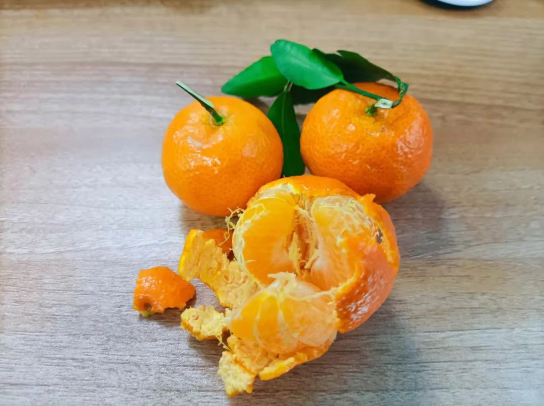 “没有一袋砂糖橘能过夜”冲上热搜！吃多了，皮肤真的会变黄休闲区蓝鸢梦想 - Www.slyday.coM