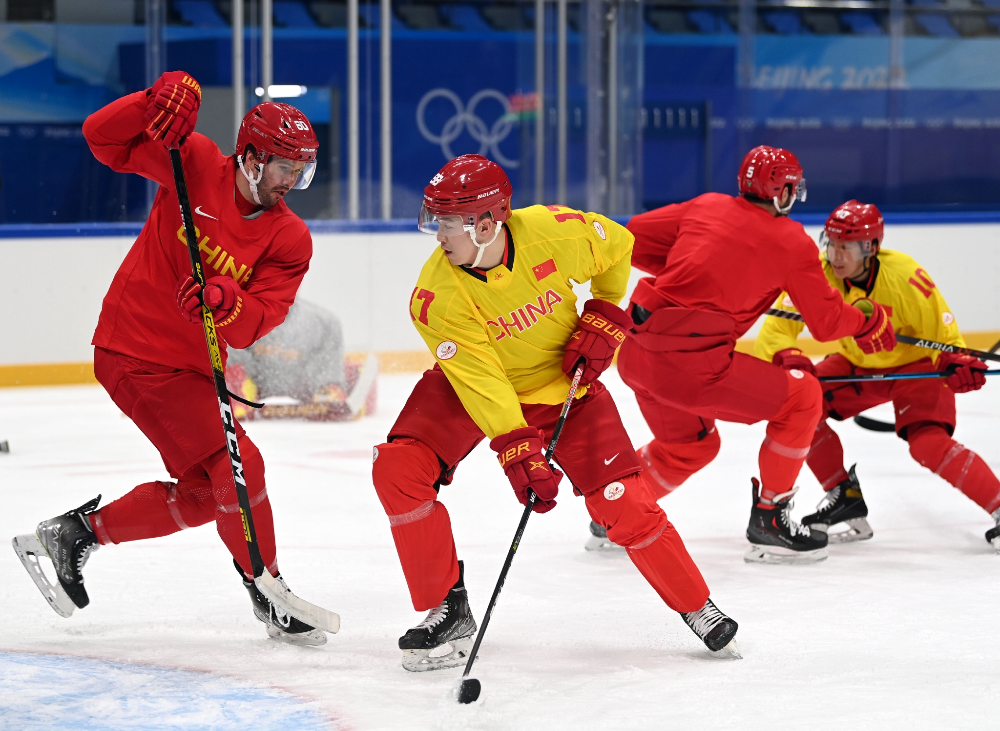 冰球中国男队进行第二场训练