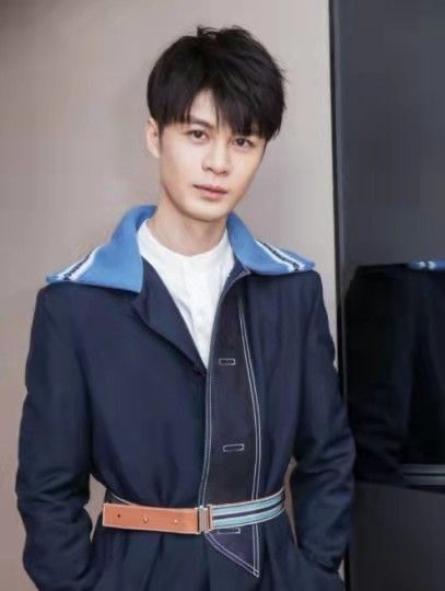 前东方卫视主持人官宣结婚!新娘穿梦幻婚纱露香肩,戚薇送祝福休闲区蓝鸢梦想 - Www.slyday.coM 前东方卫视主持人官宣结婚!新娘穿梦幻婚纱露香肩,戚薇送祝福休闲区蓝鸢梦想 - Www.slyday.coM