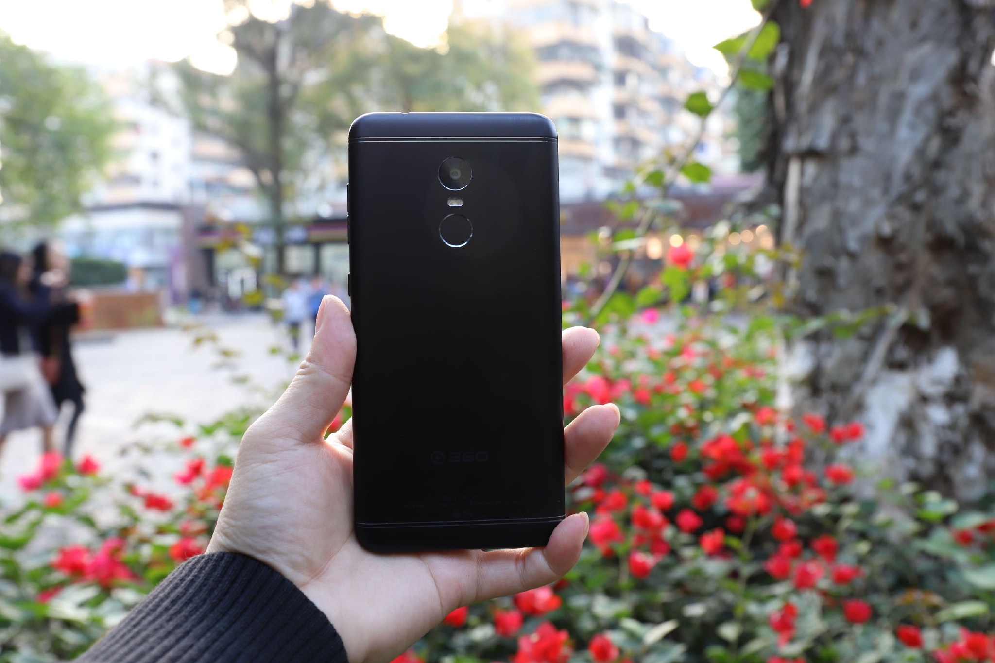 全面屏+6GB+快充+5030mAh，这才是真正的千元旗舰机！休闲区蓝鸢梦想 - Www.slyday.coM