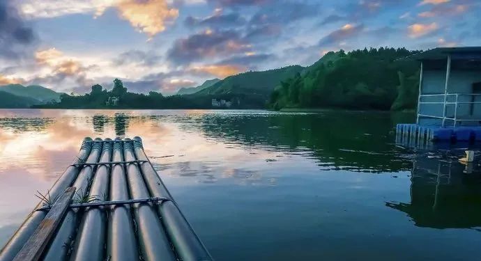 比桂林人少，比荔波精致，这座小城才是真正的世外仙境！休闲区蓝鸢梦想 - Www.slyday.coM