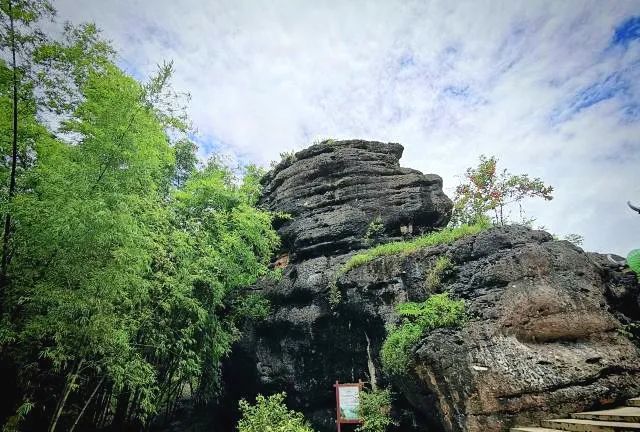 比桂林人少，比荔波精致，这座小城才是真正的世外仙境！休闲区蓝鸢梦想 - Www.slyday.coM