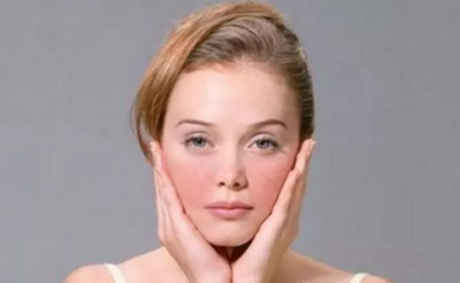 秋冬季秒变红脸蛋换季皮肤容易泛红可不是个小问题