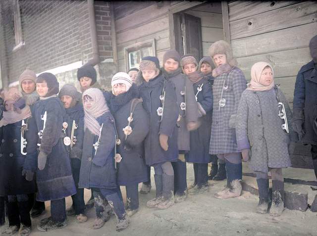 苏联1930年代的大学生都做什么？上课，旅游，健身，游戏休闲区蓝鸢梦想 - Www.slyday.coM