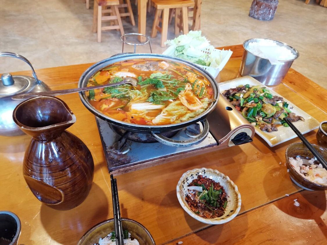 少数民族的除夕年夜饭吃啥?吃饺子和年糕吗?涨知识了休闲区蓝鸢梦想 - Www.slyday.coM 少数民族的除夕年夜饭吃啥?吃饺子和年糕吗?涨知识了休闲区蓝鸢梦想 - Www.slyday.coM