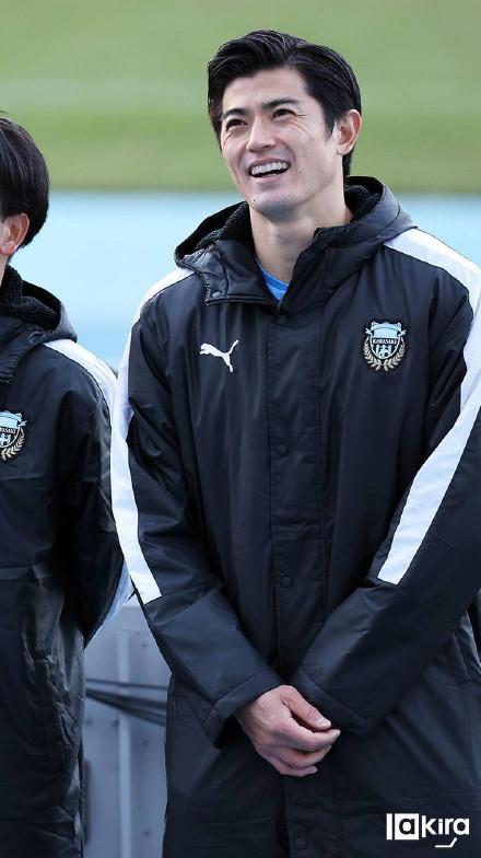 日本帅哥中后卫谷口彰悟接受采访中国队打得比较保守