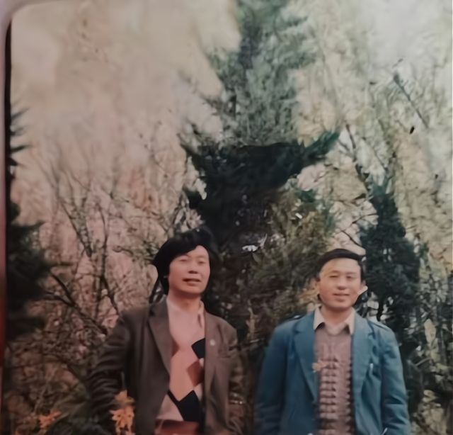 郭希宽多张从未曝出的军装照放在网上年轻时确实当过兵尴尬