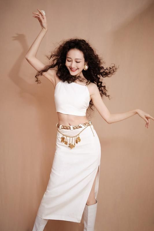 王鸥就算梳爆炸头都好美,气场看着太高级,独特韵味娱乐圈少见休闲区蓝鸢梦想 - Www.slyday.coM 王鸥就算梳爆炸头都好美,气场看着太高级,独特韵味娱乐圈少见休闲区蓝鸢梦想 - Www.slyday.coM