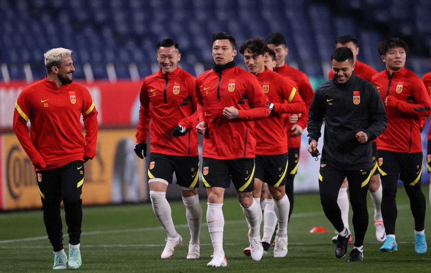 国足战术曝光！李霄鹏学习李铁，洛国富+韦世豪上位，武磊或替补休闲区蓝鸢梦想 - Www.slyday.coM