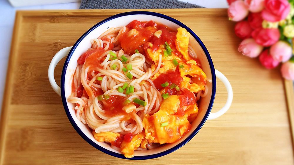 番茄鸡蛋面这样做汤汁浓郁鸡蛋嫩滑一大锅不够吃