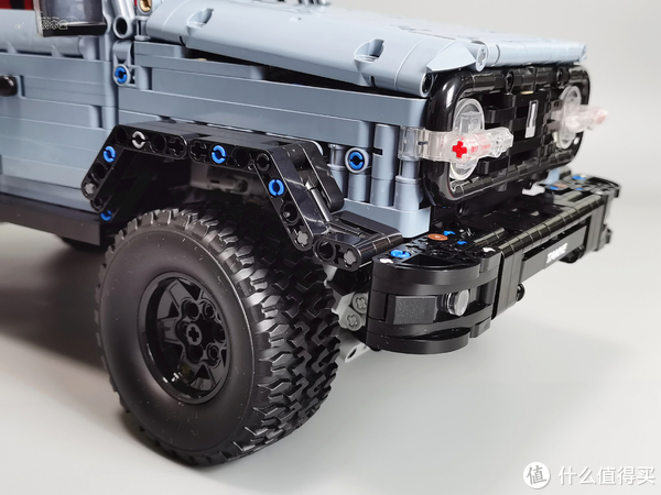带前后差速锁的硬派越野积木车tanke300