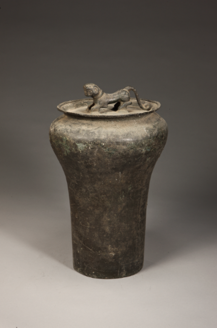 鉴赏|博物馆里的铜虎:从"虎之王者"到兵器虎符|青铜器_新浪财经_新浪