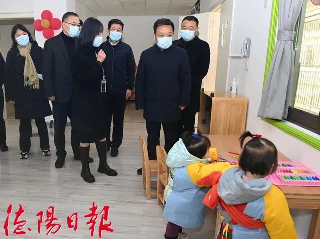 坚持以人民为中心的发展思想 用心用情用力做好老人和儿童服务保障工作休闲区蓝鸢梦想 - Www.slyday.coM