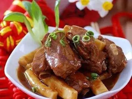 除夕年夜饭你家都备了哪些菜？休闲区蓝鸢梦想 - Www.slyday.coM