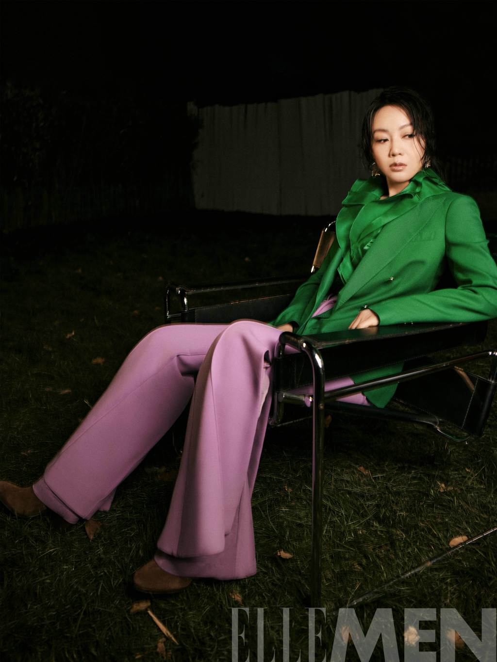 闫妮刚柔之美大片释出绿色宽松上衣搭配粉色阔腿裤时尚表现力满分