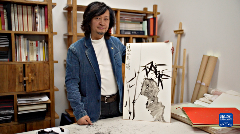 北京冬奥会|"绘画的激情源于对体育的热爱"——访国画名家何加林|国画