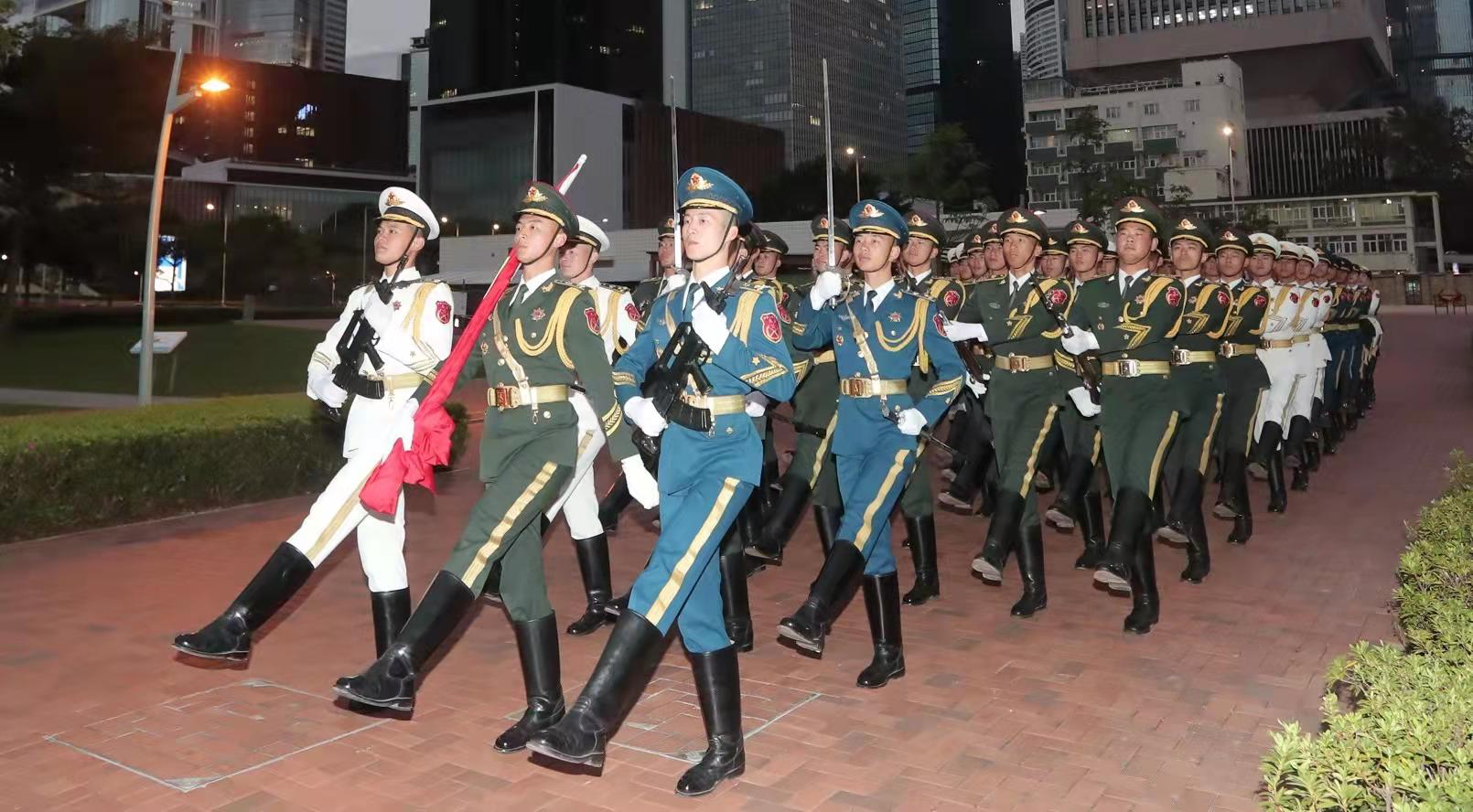 长廊,2020年9月29日,香港特区政府正式将其交由驻香港部队管理使用,这