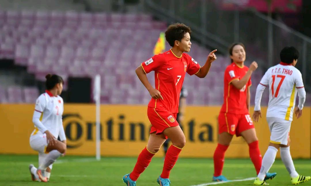 后腰需要硬起来,中国女足的攻防转换,特别需要王霜休闲区蓝鸢梦想 - Www.slyday.coM 后腰需要硬起来,中国女足的攻防转换,特别需要王霜休闲区蓝鸢梦想 - Www.slyday.coM