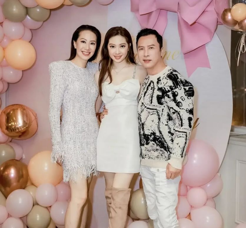 发福成胖大叔,18岁女儿穿吊带颜值高|甄子丹|甄济如|吊带_新浪新闻