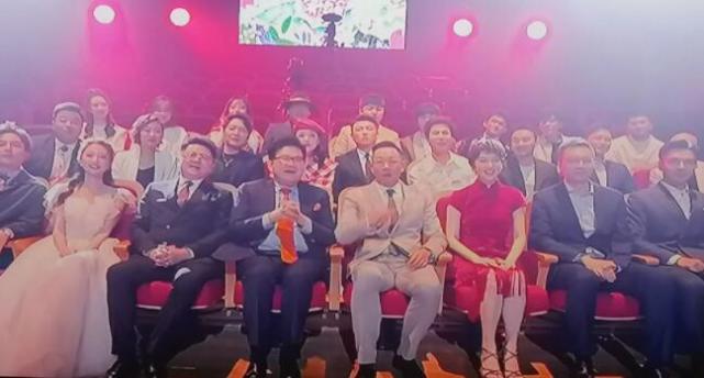 《我和春天有个约会》公布彩排照!东方卫视主持人的排位很有看头休闲区蓝鸢梦想 - Www.slyday.coM 《我和春天有个约会》公布彩排照!东方卫视主持人的排位很有看头休闲区蓝鸢梦想 - Www.slyday.coM