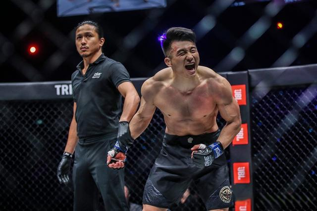 “金翅大鹏”张立鹏：秒杀KO源自赛前准备，五万美金当过年红包休闲区蓝鸢梦想 - Www.slyday.coM