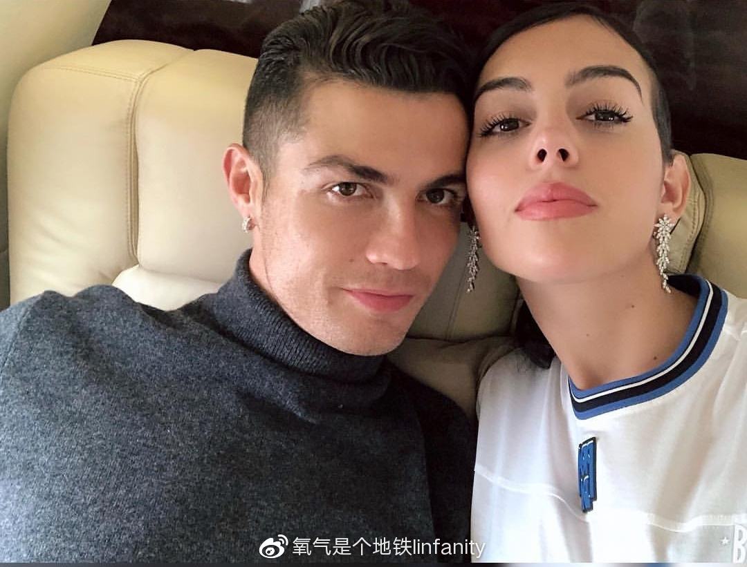 C罗女朋友被姐姐抨击：有钱做慈善！却没给钱帮助自己的亲戚！休闲区蓝鸢梦想 - Www.slyday.coM