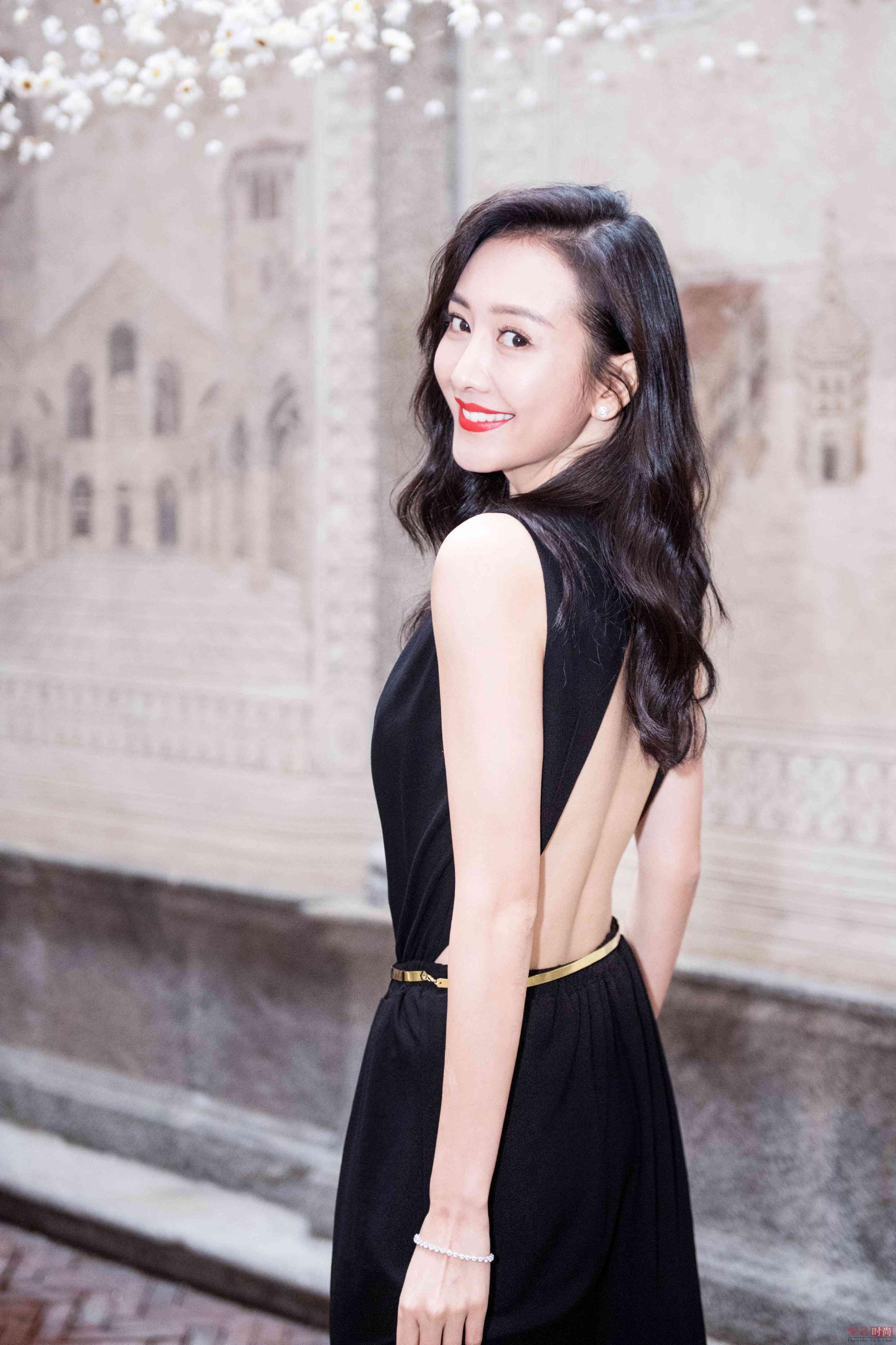 王鸥的身材有多棒看她穿晚礼服的照片流出简直美出天际