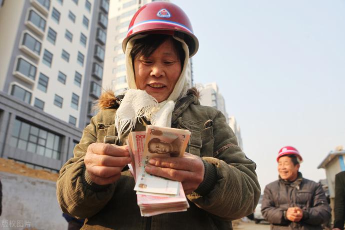 工地日薪高达500元,民工却不上班?包工头:都是惯出来的休闲区蓝鸢梦想 - Www.slyday.coM 工地日薪高达500元,民工却不上班?包工头:都是惯出来的休闲区蓝鸢梦想 - Www.slyday.coM