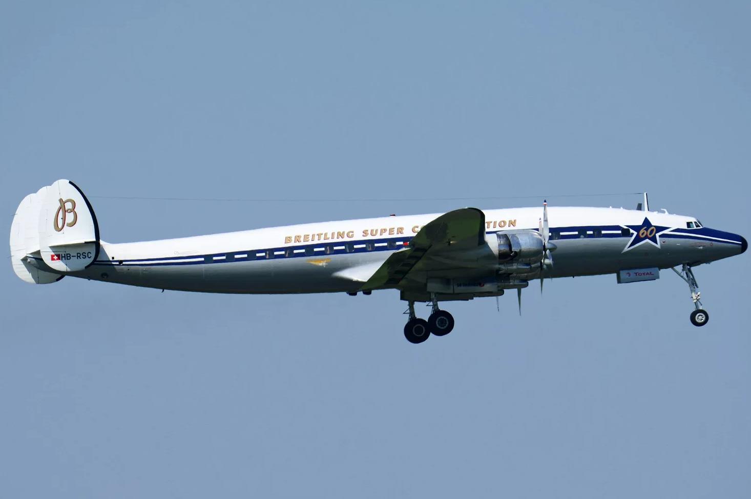 美军c-69运输机,在客机基础上改进而成,满足长距离作战!__财经头条