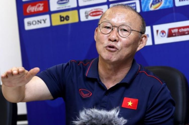 央视直播!李霄鹏提前公布国足1首发,洛国富:为春节而战休闲区蓝鸢梦想 - Www.slyday.coM 央视直播!李霄鹏提前公布国足1首发,洛国富:为春节而战休闲区蓝鸢梦想 - Www.slyday.coM