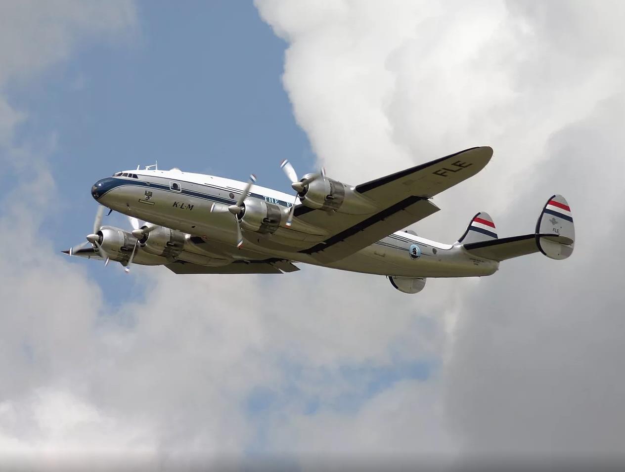 美军c-69运输机,在客机基础上改进而成,满足长距离作战!