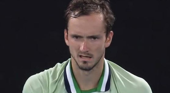 荡气回肠的大逆转!纳达尔险胜梅德韦杰夫,拿到第21冠靠的哪几点休闲区蓝鸢梦想 - Www.slyday.coM 荡气回肠的大逆转!纳达尔险胜梅德韦杰夫,拿到第21冠靠的哪几点休闲区蓝鸢梦想 - Www.slyday.coM