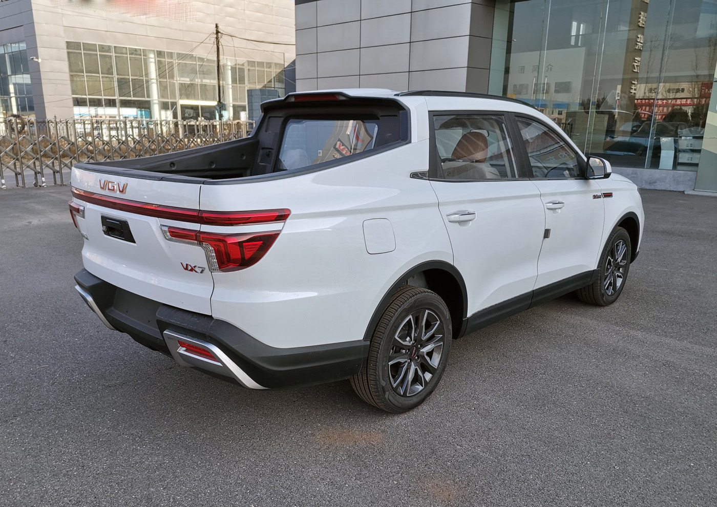 中国重汽vgv首款皮卡vx7定制版上市20t8at售1158万