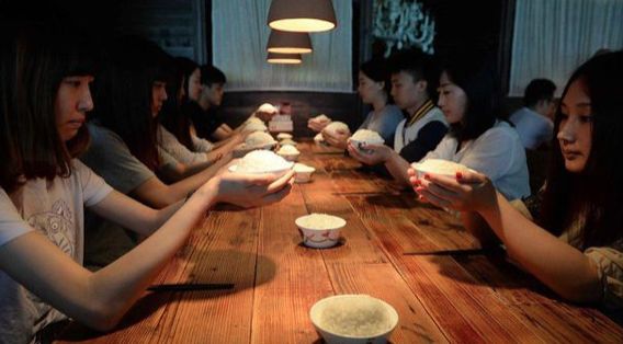 大年初一大吉大利，老辈人有规定：一不催，二不打，三不吃休闲区蓝鸢梦想 - Www.slyday.coM