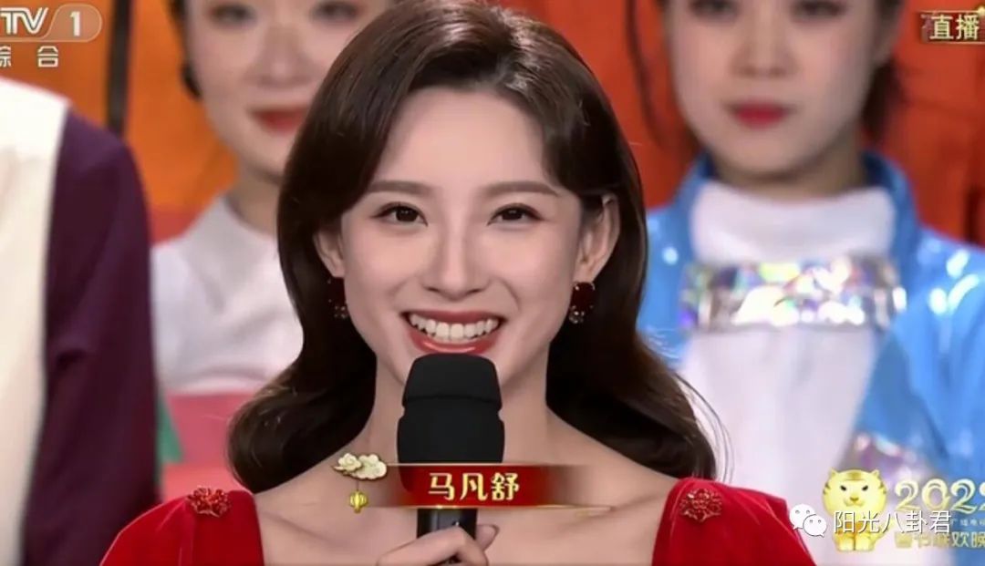 央视春晚8大热搜谁最风光，马凡舒好漂亮，撒贝宁嘴瓢，刘涛是托休闲区蓝鸢梦想 - Www.slyday.coM