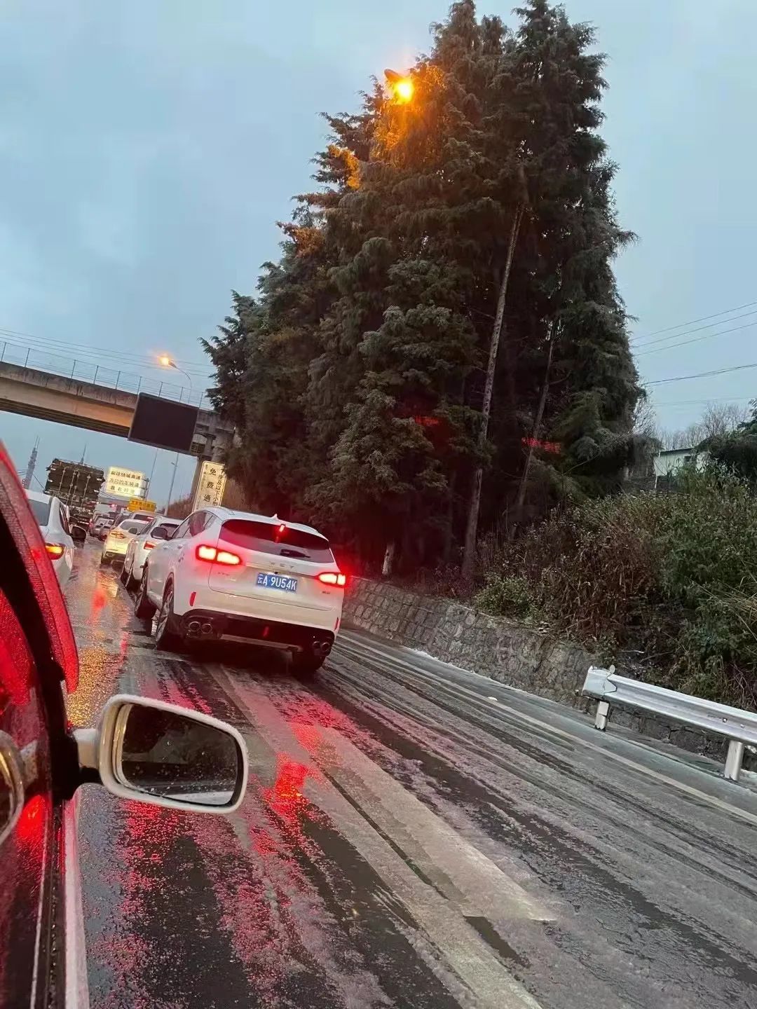 紧急提醒昆明北到嵩明高速封闭多条高速下雪封路