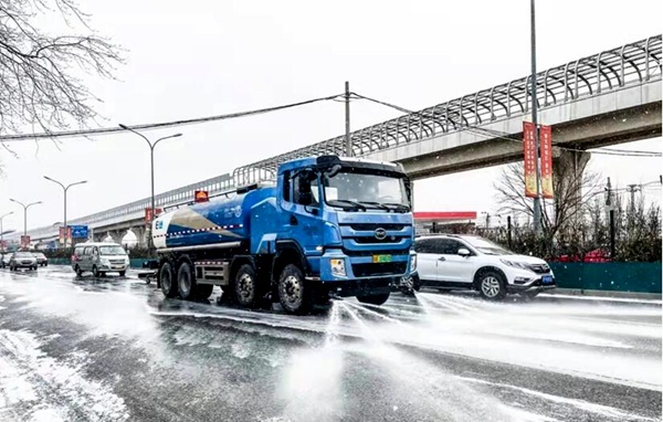 北京环卫集团七大除雪"利器"保障冬奥会-新浪汽车