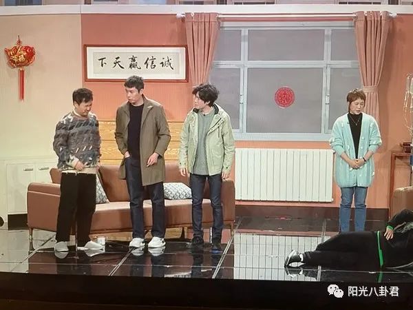 央视春晚8大热搜谁最风光，马凡舒好漂亮，撒贝宁嘴瓢，刘涛是托休闲区蓝鸢梦想 - Www.slyday.coM